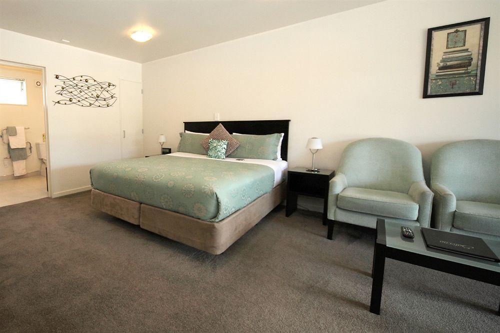 Salerno Motel Apartments Christchurch Exteriör bild A room at the hotel