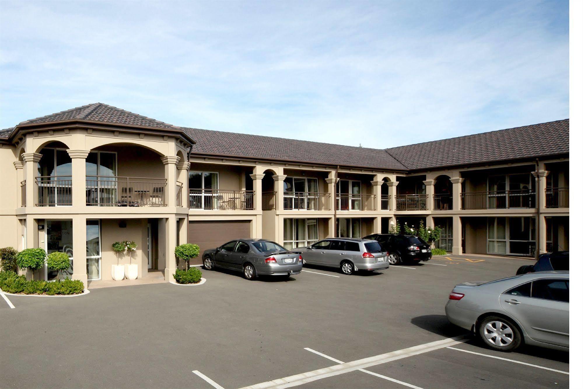 Salerno Motel Apartments Christchurch Exteriör bild The Inn at the Opera