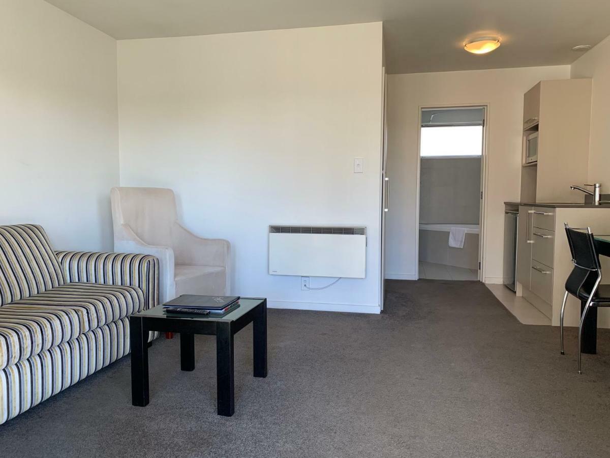 Salerno Motel Apartments Christchurch Exteriör bild A typical studio apartment